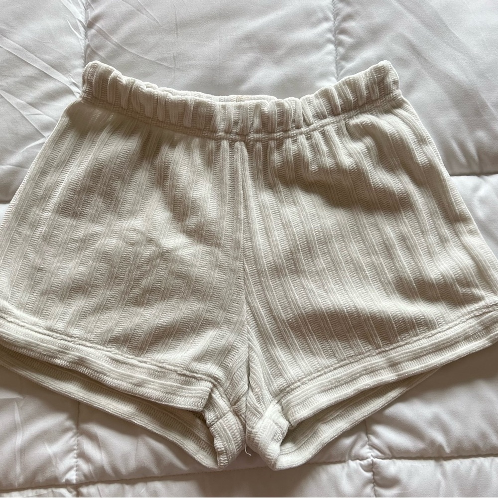 Women's Cream Ribbed Shorts